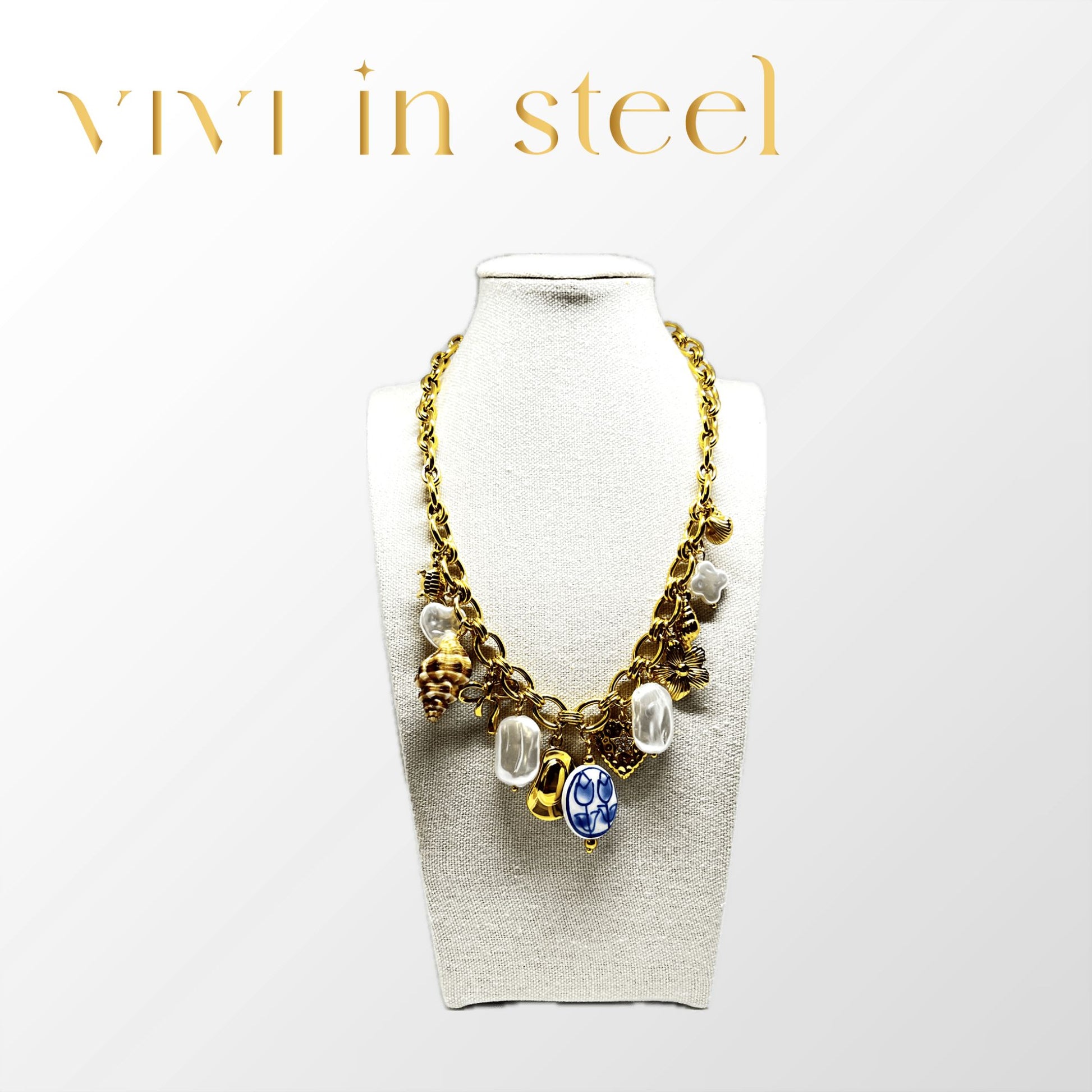 Collana in acciaio con pietre e ciondoli a donna